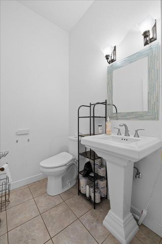 1501 Satellite Drive, Medford, OR 97504