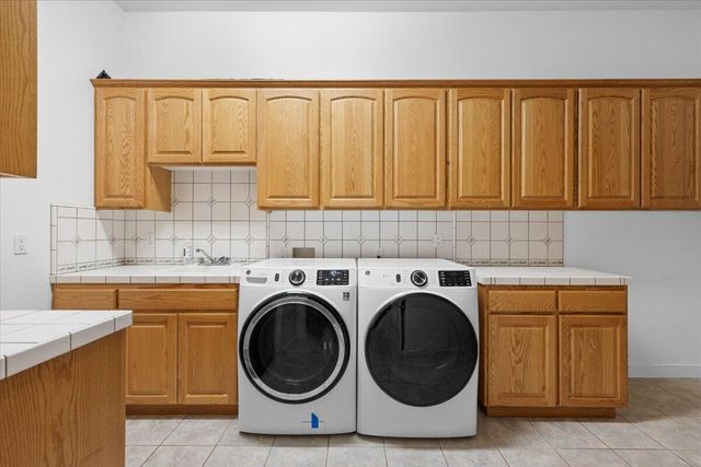 1501 Satellite Drive, Medford, OR 97504