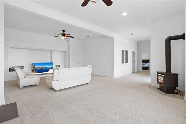 1501 Satellite Drive, Medford, OR 97504