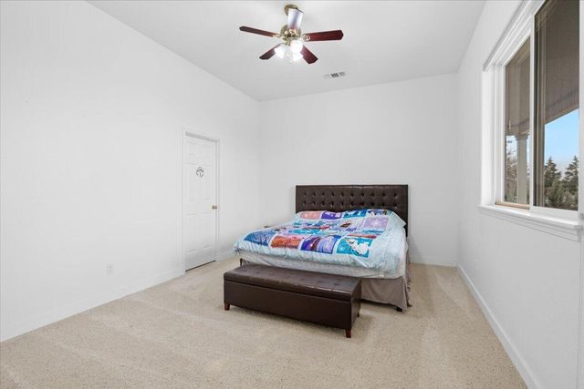 1501 Satellite Drive, Medford, OR 97504