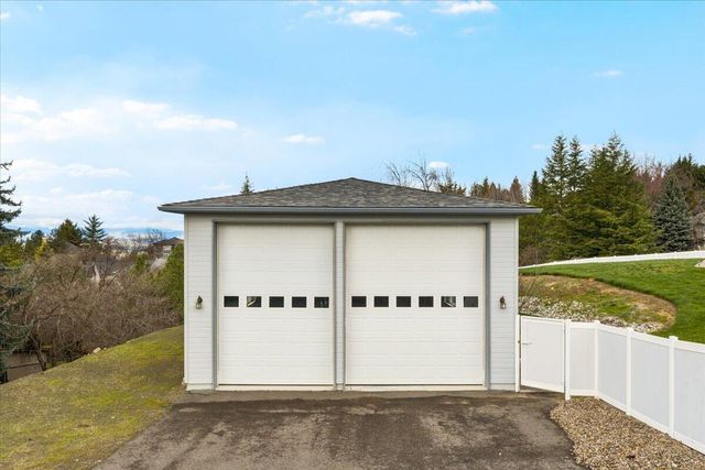 1501 Satellite Drive, Medford, OR 97504