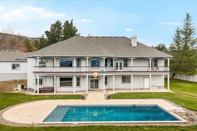 1501 Satellite Drive, Medford, OR 97504