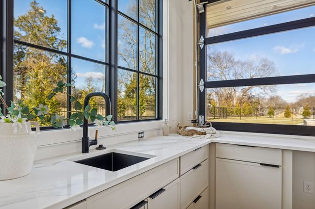 8100 Turning Point Drive, Brentwood, TN 37027