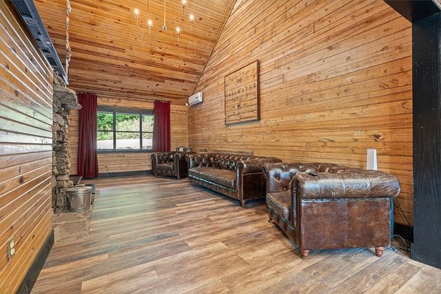 574 & 576 County Road 1361, Eureka Springs, AR 72631