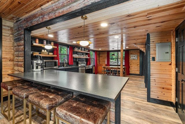 574 & 576 County Road 1361, Eureka Springs, AR 72631
