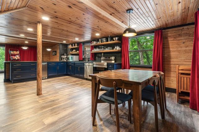 574 & 576 County Road 1361, Eureka Springs, AR 72631