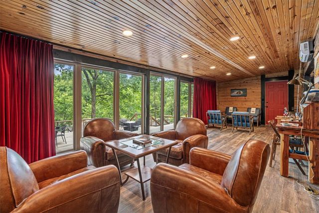 574 & 576 County Road 1361, Eureka Springs, AR 72631
