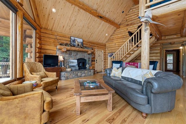 574 & 576 County Road 1361, Eureka Springs, AR 72631