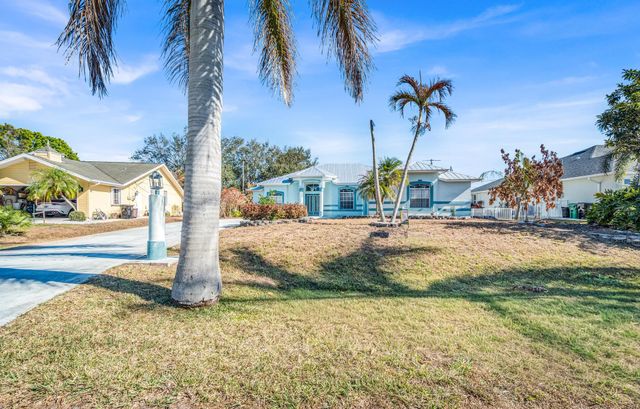 3407 SE Hart Circle, Port St. Lucie, Port St Lucie, FL 34984