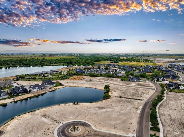 21563 Lake Fork Pt, Star, ID 83669