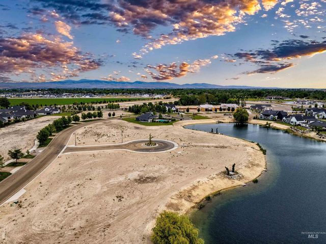 21563 Lake Fork Pt, Star, ID 83669