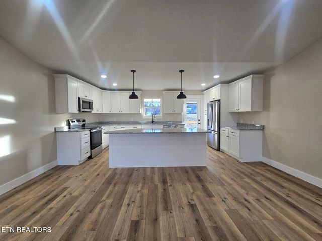 214 Hemlock Springs Drive, Helenwood, TN 37755