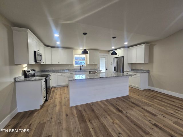 214 Hemlock Springs Drive, Helenwood, TN 37755