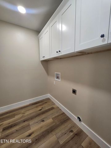 214 Hemlock Springs Drive, Helenwood, TN 37755