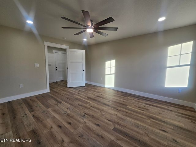 214 Hemlock Springs Drive, Helenwood, TN 37755