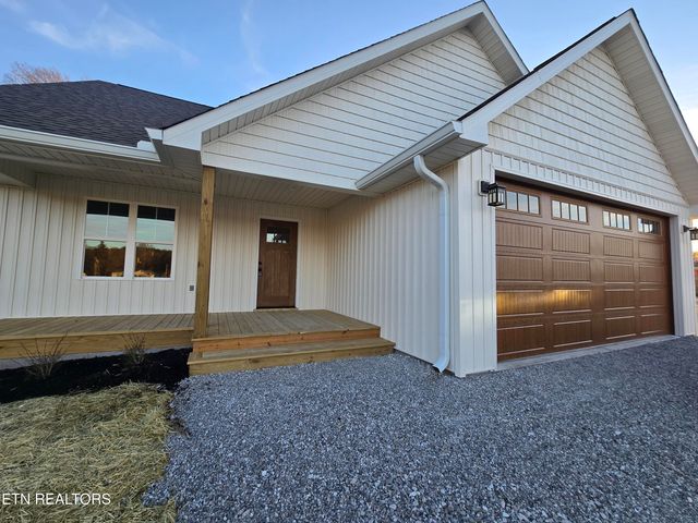 214 Hemlock Springs Drive, Helenwood, TN 37755