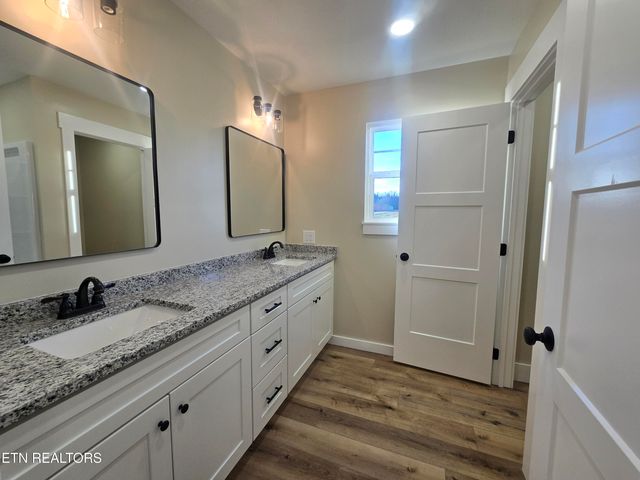 214 Hemlock Springs Drive, Helenwood, TN 37755