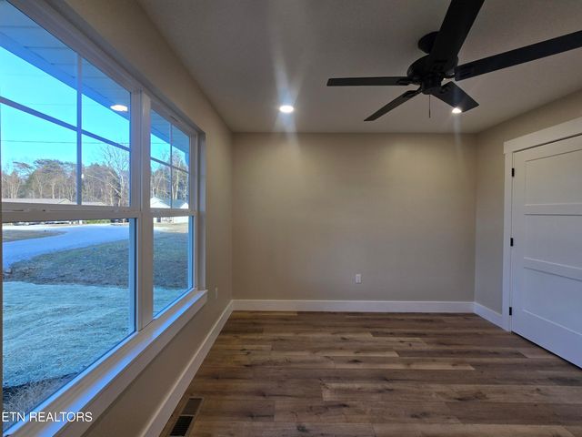 214 Hemlock Springs Drive, Helenwood, TN 37755