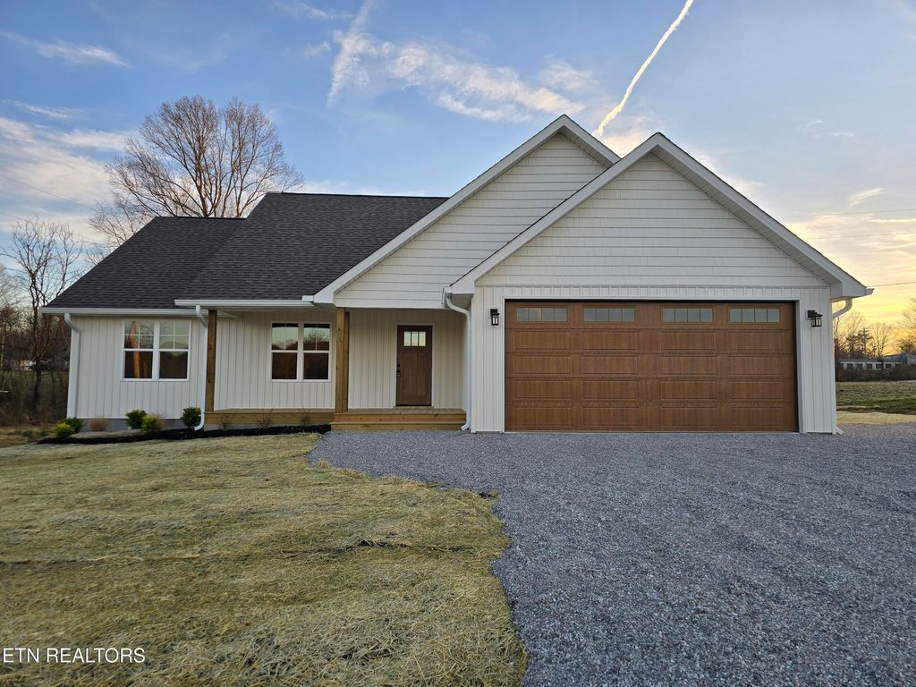 214 Hemlock Springs Drive, Helenwood, TN 37755