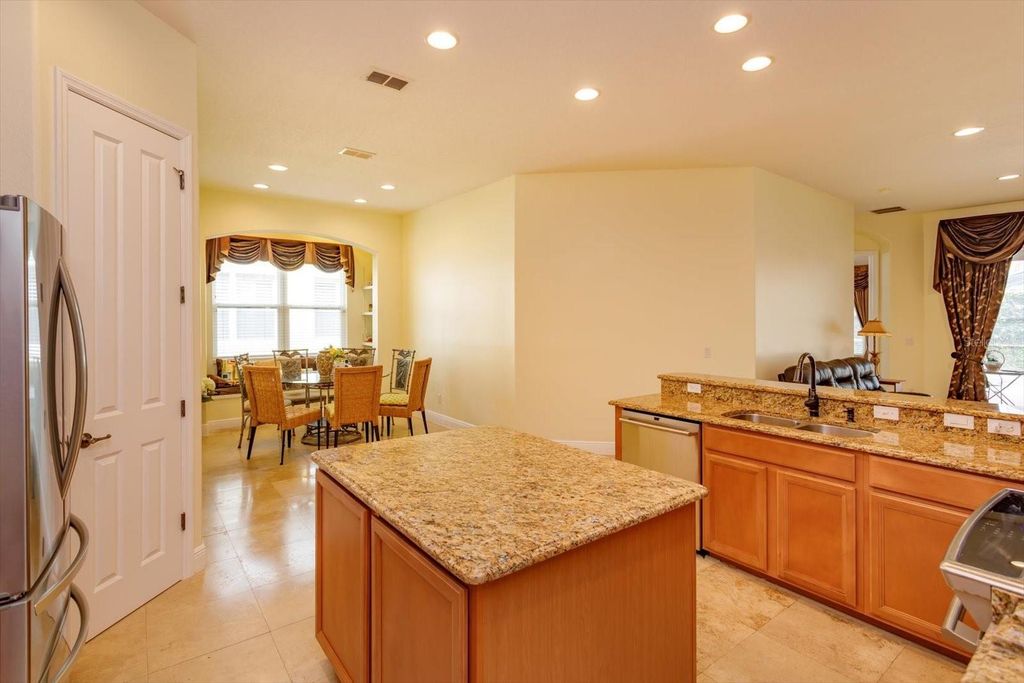 Image 8 of property listing at 8920 VIA BELLA NOTTE, Orlando, FL 32836