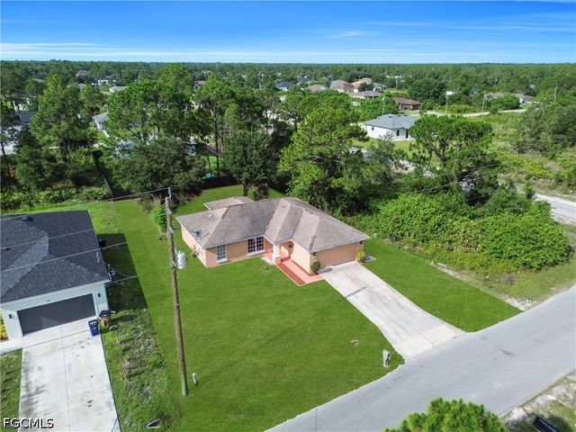 2707 42nd ST W, Lehigh Acres, FL 33971