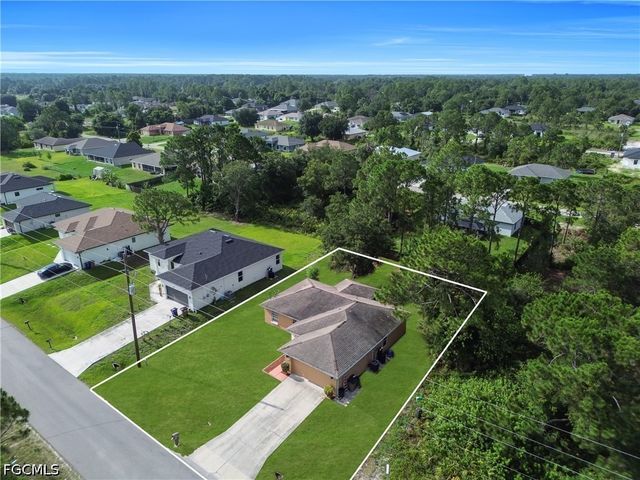 2707 42nd ST W, Lehigh Acres, FL 33971