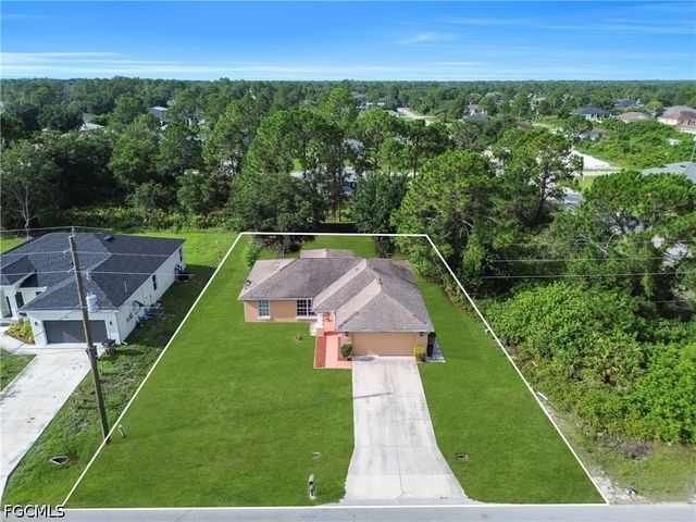 2707 42nd ST W, Lehigh Acres, FL 33971