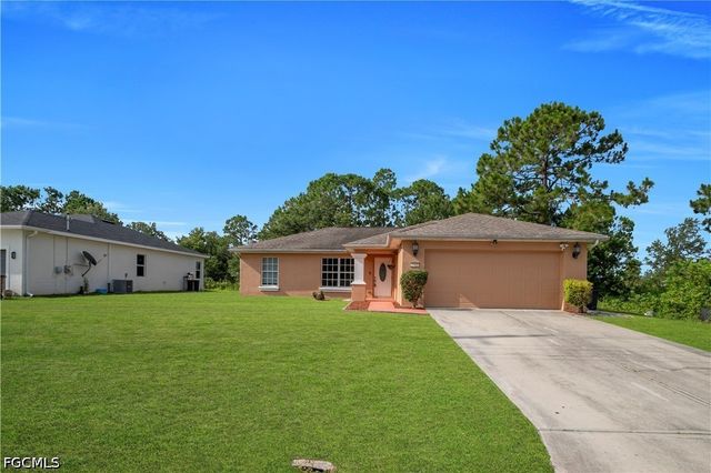 2707 42nd ST W, Lehigh Acres, FL 33971