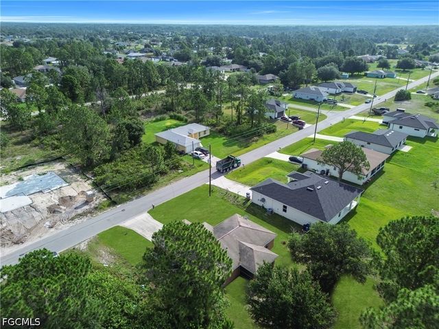 2707 42nd ST W, Lehigh Acres, FL 33971