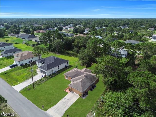 2707 42nd ST W, Lehigh Acres, FL 33971