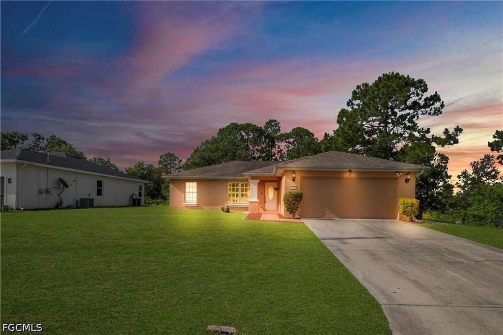 2707 42nd ST W, Lehigh Acres, FL 33971
