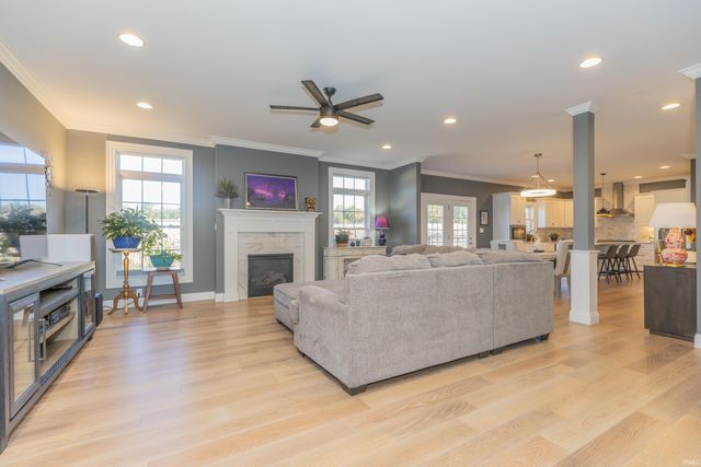 700 Coppers Edge Drive, Newburgh, IN 47630