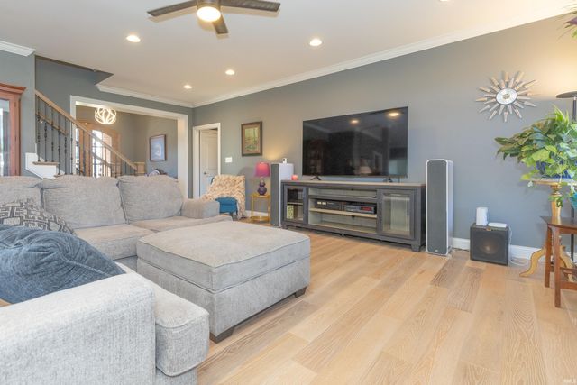 700 Coppers Edge Drive, Newburgh, IN 47630