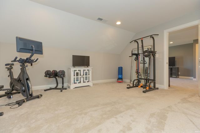 700 Coppers Edge Drive, Newburgh, IN 47630