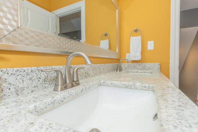 700 Coppers Edge Drive, Newburgh, IN 47630