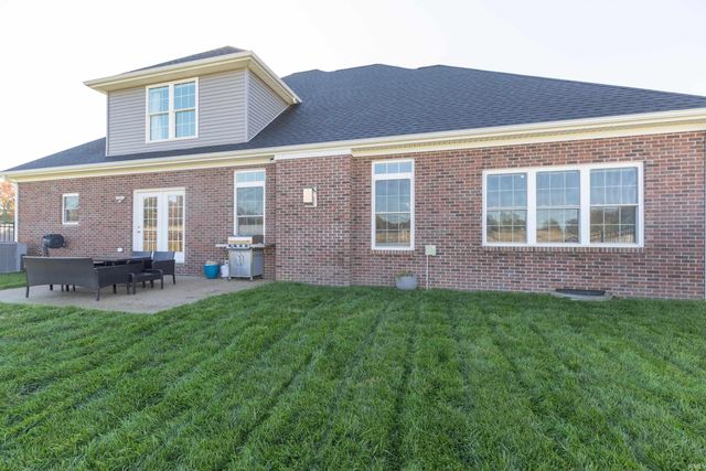 700 Coppers Edge Drive, Newburgh, IN 47630