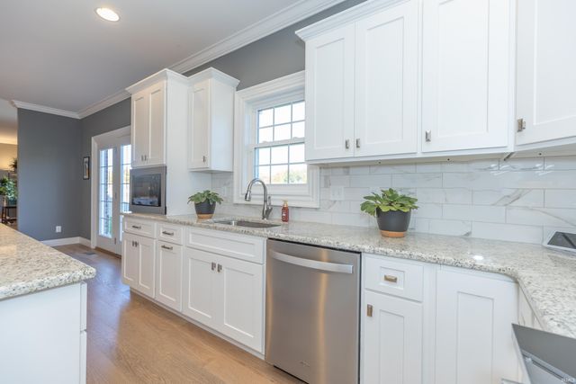 700 Coppers Edge Drive, Newburgh, IN 47630