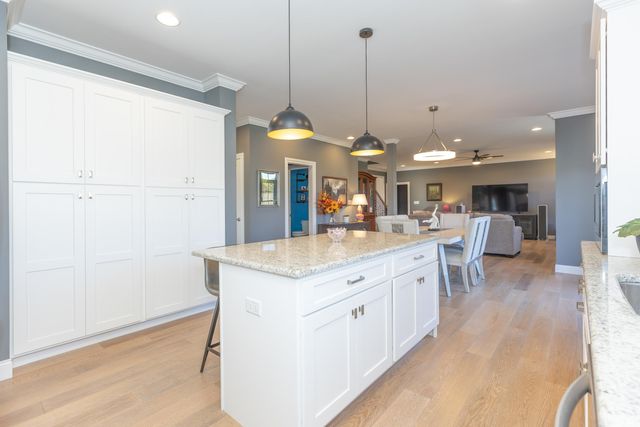 700 Coppers Edge Drive, Newburgh, IN 47630