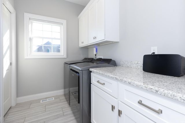 700 Coppers Edge Drive, Newburgh, IN 47630