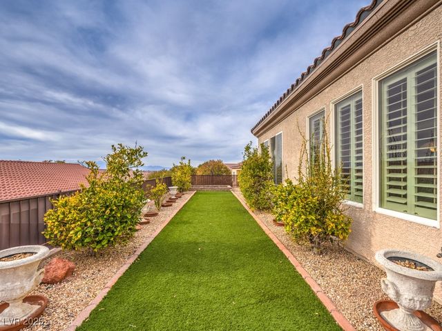 2237 Turner Falls Street, Henderson, NV 89044