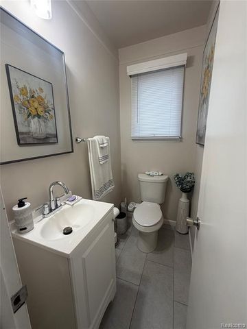 37540 Rosebush Street, Sterling Heights, MI 48310