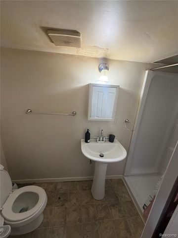 37540 Rosebush Street, Sterling Heights, MI 48310