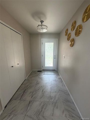 37540 Rosebush Street, Sterling Heights, MI 48310