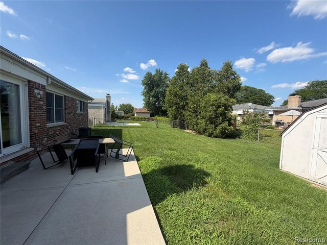 37540 Rosebush Street, Sterling Heights, MI 48310