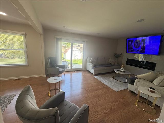 37540 Rosebush Street, Sterling Heights, MI 48310