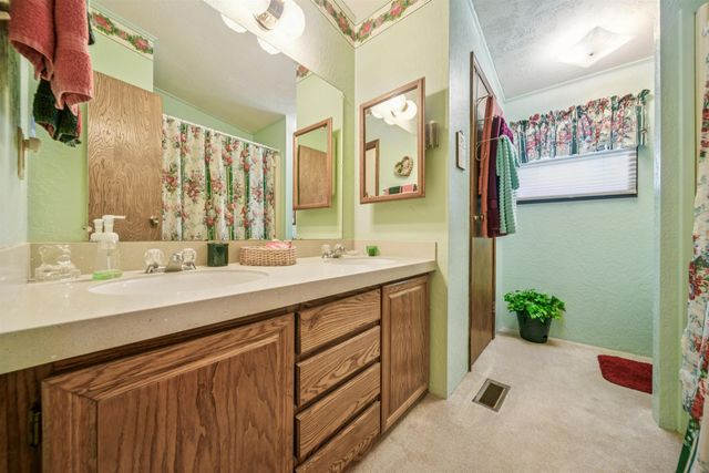 505 N Webb St, Caldwell, KS 67022