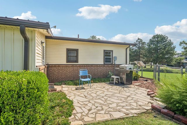 505 N Webb St, Caldwell, KS 67022