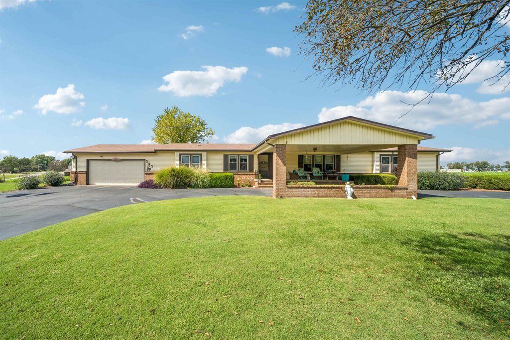 505 N Webb St, Caldwell, KS 67022