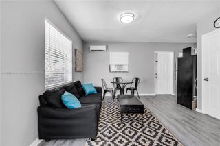 105 SW 5 Ct 3, Dania Beach, FL 33004