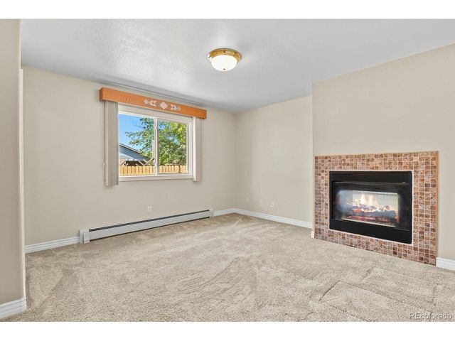 930 S Hoover Ave, Fort Lupton, CO 80621